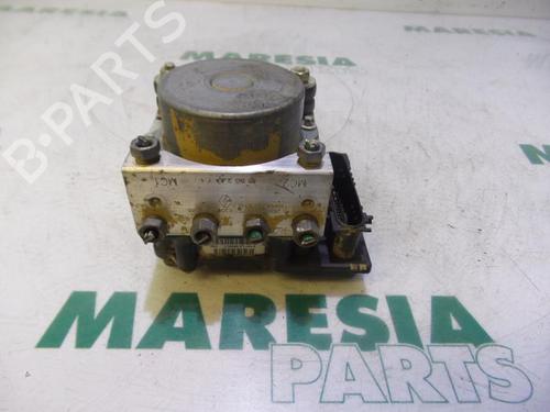 Used ABS pump RENAULT CLIO III (BR0/1, CR0/1) 1.5 dCi (88 hp) 31515586