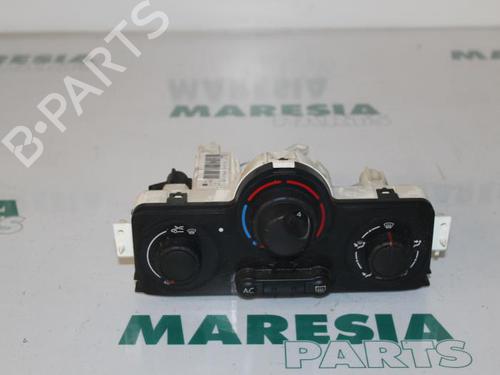 Used Climate control RENAULT MEGANE II Saloon (LM0/1_) 1.5 dCi (LM02, LM13, LM2A) (101 hp) 31518083