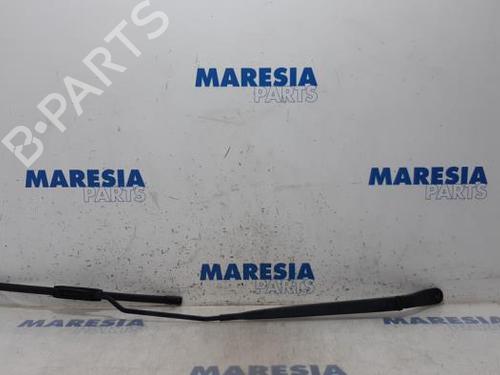 Used Front windshield wiper arm CITROËN C3 II (SC_) 1.2 VTi 82 (82 hp) 31476637