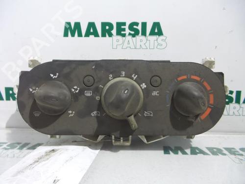Used Climate control RENAULT TWINGO II (CN0_) 1.2 (CN0D) (58 hp) 31453704