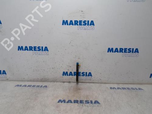 Spreder / Dyse NISSAN NV200 Van 1.5 dCi 85 (M20, M20N, M20M) (86 hp) 31512437