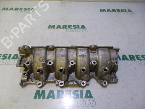 Used Injection rail RENAULT CLIO II (BB_, CB_) 1.4 16V (B/CB0P, BB13) (98 hp) 31433284