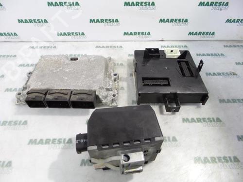 Used Engine control unit (ECU) RENAULT LAGUNA II Grandtour (KG0/1_) 3.0 V6 24V (KG0D, KG01) (207 hp) 31454238