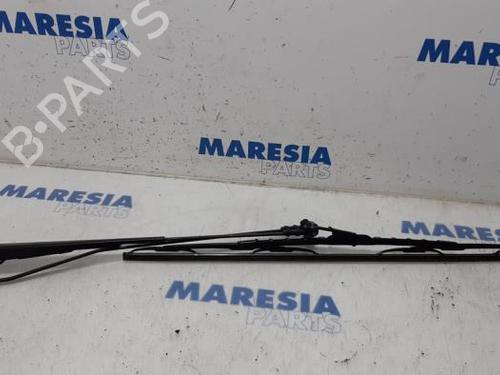 front-windshield-wiper-arm-peugeot-107-pm_-pn_-2005-2006-2007-2008-2009-2010-2011-2012-2013-2014-2015-2016-31398292 main image