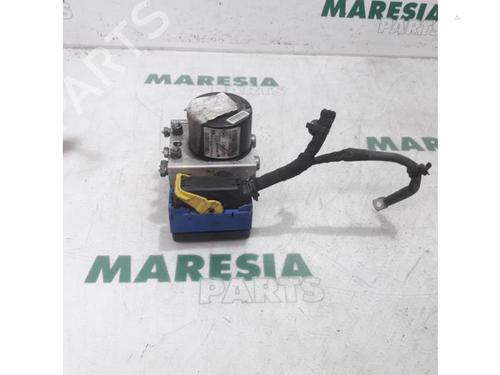 Used ABS pump RENAULT MEGANE III Grandtour (KZ0/1) 1.5 dCi (KZ0C, KZ1A) (90 hp) 31430081