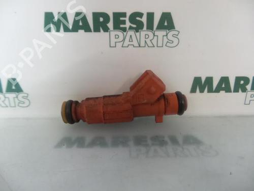 Used Injector ALFA ROMEO 156 (932_) 1.6 16V T.SPARK (932.A4, 932.A4100) (120 hp) 31477249