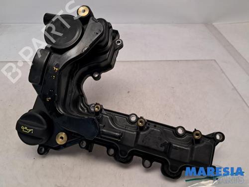 Used Valve cover PEUGEOT 308 II (LB_, LP_, LW_, LH_, L3_) 1.2 THP 110 (110 hp) 31534978