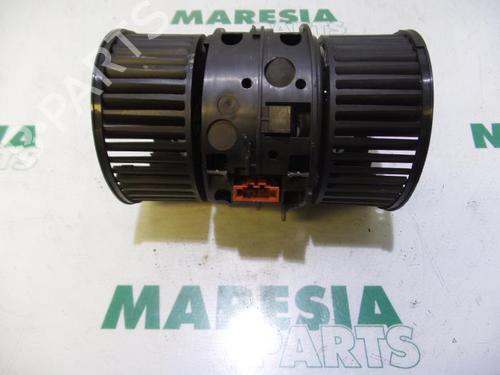 Used Heater blower motor RENAULT GRAND SCÉNIC III (JZ0/1_) 1.5 dCi (JZ09, JZ0D, JZ10, JZ14, JZ1G, JZ29, JZ2C) (110 hp) 31384870