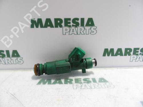 Used Injector FIAT STILO (192_) 2.4 20V (192_XD1A, 192AXD12) (170 hp) 31527443