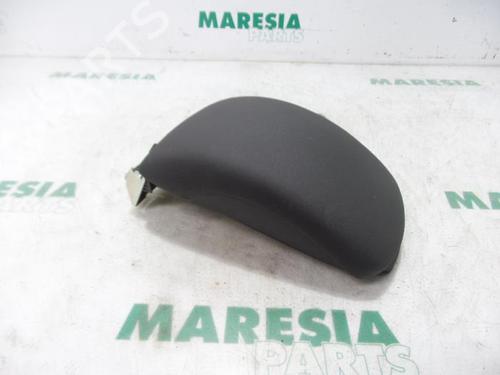 Used Armrest / Center console CITROËN C4 II (NC_) 1.6 HDi 115 (114 hp) 31509232