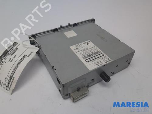 Radio RENAULT SCÉNIC III (JZ0/1_) 2.0 16V (JZ0G, JZ0P, JZ1E, JZ1P) | BP31491165E6