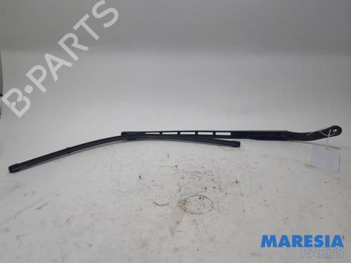 Used Front windshield wiper arm PEUGEOT 307 SW (3H) 2.0 16V (140 hp) 31507258