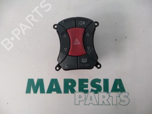 switch-fiat-doblo-mpv-119_-223_-2001-31395356 main image