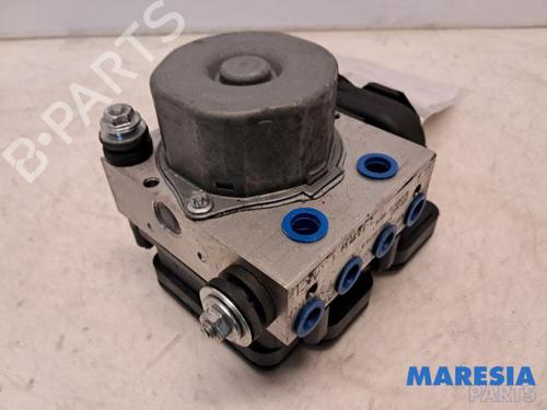 Used ABS pump RENAULT ZOE Hatchback Van (BFM_) Electric (BFME) (92 hp) 31407367