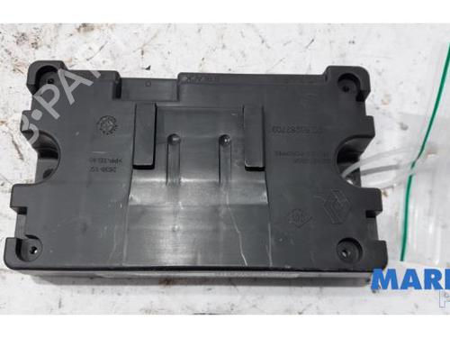 Used Control unit RENAULT MEGANE III Hatchback (BZ0/1_, B3_) 1.4 TCe (BZ0F, BZ1V) (131 hp) 31437376