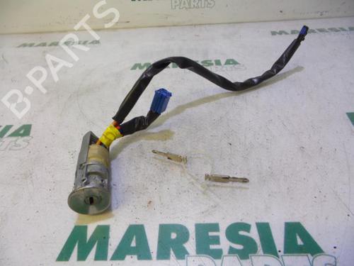 Used Ignition barrel PEUGEOT 206 Hatchback (2A/C) 1.4 i (75 hp) 31494818