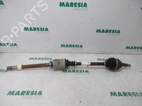 Used Right front driveshaft RENAULT TRAFIC II Bus (JL) 2.0 16V (JL02, JL0L, JL0W, JL0N) (117 hp) 31389848