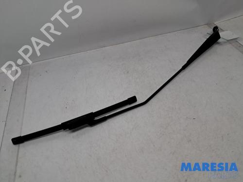 Used Front windshield wiper arm Front windshield wiper arm PEUGEOT 208 I (CA_, CC_) 1.2 VTI 82 (82 hp) 31416102 31416102