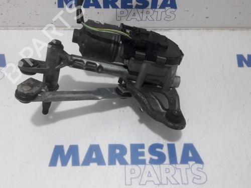 Used Front wiper motor PEUGEOT 5008 (0U_, 0E_) 1.6 HDi (110 hp) 31452403
