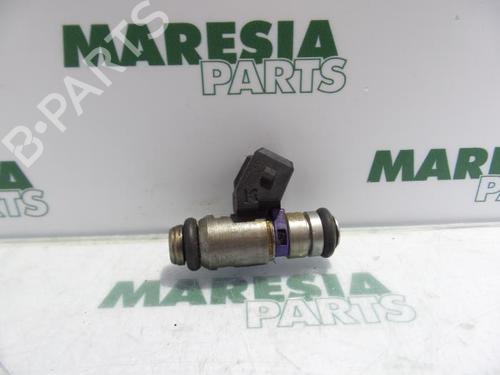 Used Injector FIAT PUNTO (188_) 1.2 60 (188.030, .050, .130, .150, .230, .250) (60 hp) 31533767