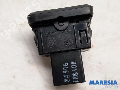 Left front window switch FIAT 500 (312_) 1.2 (312AXA1A) | BP31484576I27