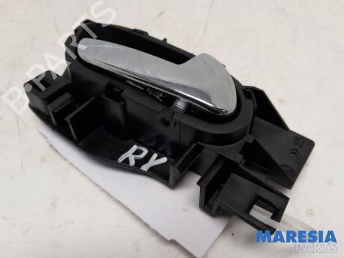 front-right-exterior-door-handle-peugeot-5008-0u_-0e_-2009-2010-2011-2012-2013-2014-2015-2016-2017-31397404 main image