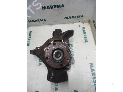 Used Right front steering knuckle LANCIA LYBRA SW (839_) 2.0 20V (839BXC11, 839BXC1A) (154 hp) 31476139