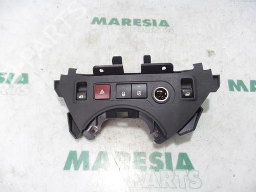 Used Switch CITROËN BERLINGO Box Body/MPV (B9) 1.6 HDi 75 (75 hp) 31422508