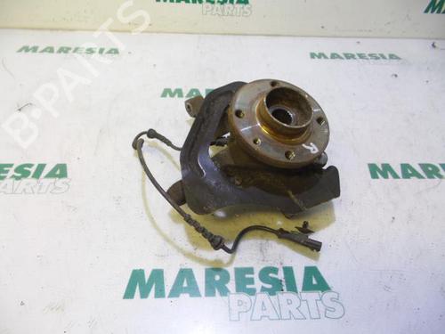Used Right front steering knuckle RENAULT CLIO III (BR0/1, CR0/1) 1.5 dCi (88 hp) 31462609
