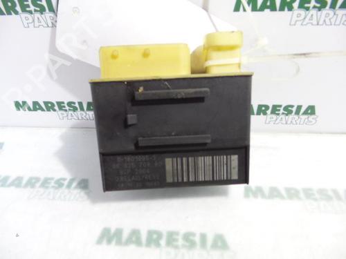 Used Control unit PEUGEOT 308 SW I (4E_, 4H_) 1.6 HDi (109 hp) 31500820