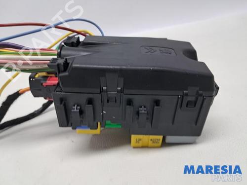 Fuse box CITROËN C4 Grand Picasso II (DA_, DE_) 1.6 THP 165 | BP31420927E1 - Image 3