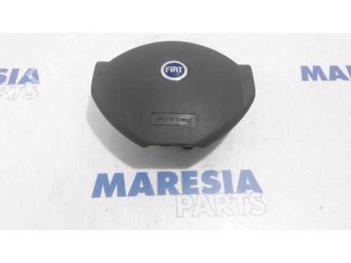 Used Driver airbag FIAT PANDA (169_) 1.2 (169.AXB11, 169.AXB1A) (60 hp) 31498164