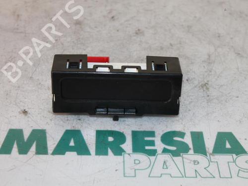 electronic-module-renault-megane-ii-bm01_-cm01_-2001-2002-2003-2004-2005-2006-2007-2008-2009-2010-2011-2012-31499355 main image