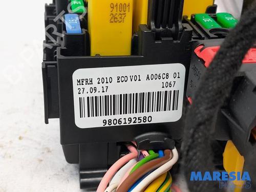 Fuse box CITROËN C4 Picasso II 1.2 THP 130 | BP31438194E1 