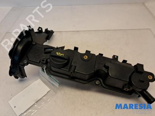 Used Valve cover PEUGEOT 308 II (LB_, LP_, LW_, LH_, L3_) 1.6 BlueHDi 120 (120 hp) 31479190
