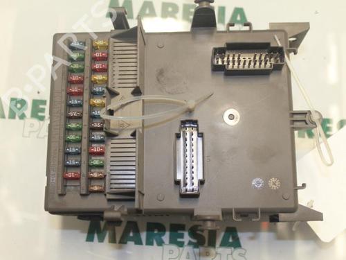 Fuse box RENAULT LAGUNA II (BG0/1_) 2.2 dCi (BG0F) | BP31462923E1