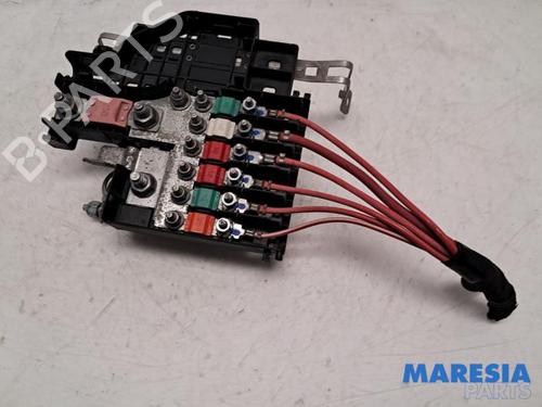 Fuse box RENAULT ZOE Hatchback Van (BFM_) Electric (BFME) | BP31497613E1