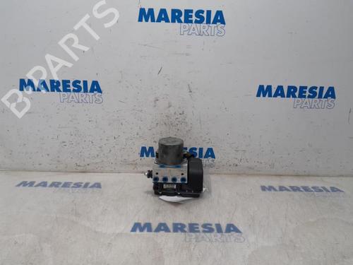 Used ABS pump PEUGEOT 3008 I MPV (0U_) 1.6 VTi (120 hp) 31502829