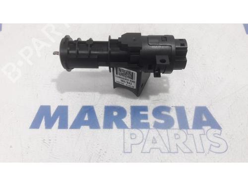 Used Ignition barrel FIAT PANDA (169_) 1.2 (169.AXB11, 169.AXB1A) (60 hp) 31401811