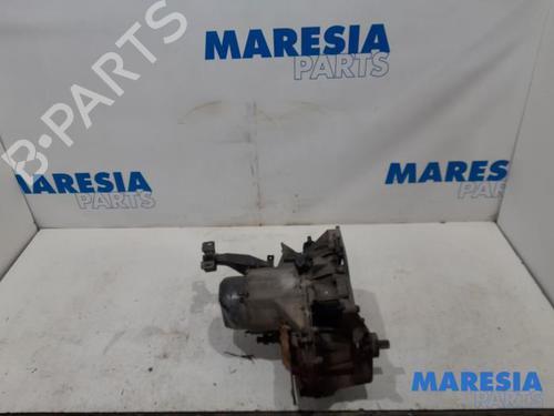 gearbox-renault-twingo-i-c06_-1993-1994-1995-1996-1997-1998-1999-2000-2001-2002-2003-2004-2005-2006-2007-2008-2009-2010-2011-2012-31395806 main image