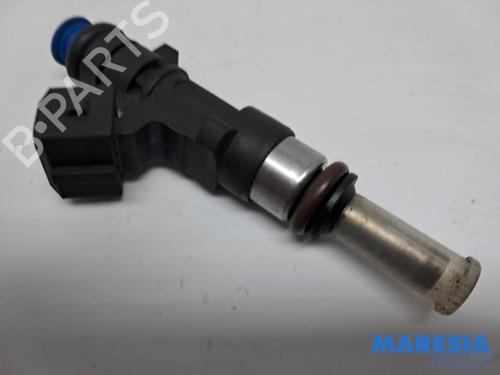 Used Injector ALFA ROMEO GIULIETTA (940_) 1.4 TB (940FXA1A, 940FXT1A) (120 hp) 31454036