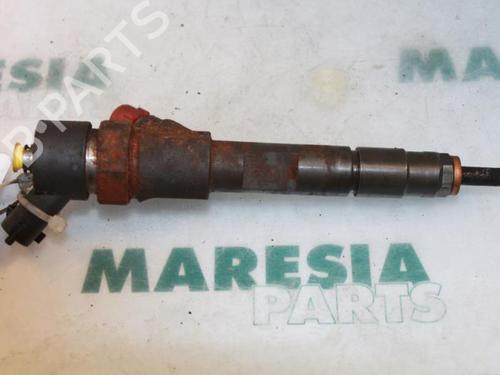 Used Injector RENAULT MEGANE II Estate (KM0/1_) 1.9 dCi (KMRG, KM1G, KM0G, KM2C) (120 hp) 31497095