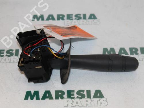 Used Steering column stalk RENAULT CLIO II (BB_, CB_) 1.9 D (B/CB0J) (65 hp) 31476070