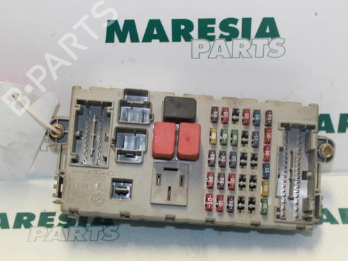 Used Fuse box Fuse box FIAT PUNTO (188_) 1.2 60 (188.030, .050, .130, .150, .230, .250) (60 hp) 31449758 31449758
