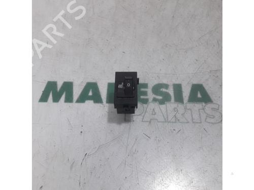 switch-peugeot-508-i-8d_-2010-2011-2012-2013-2014-2015-2016-2017-2018-31391940 main image