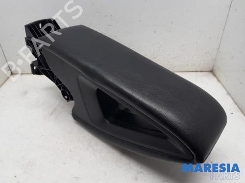 Used Armrest / Center console CITROËN C4 CACTUS 1.2 VTi 82 (82 hp) 31503430