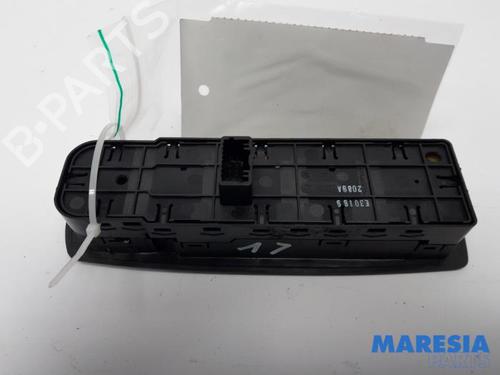 Used Switch RENAULT MEGANE III Hatchback (BZ0/1_, B3_) 1.6 16V (BZ1B, BZ1H) (110 hp) 31417733