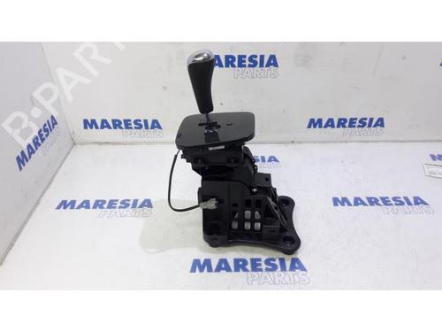 Used Gear lever PEUGEOT 5008 (0U_, 0E_) 1.6 HDi (112 hp) 31529665