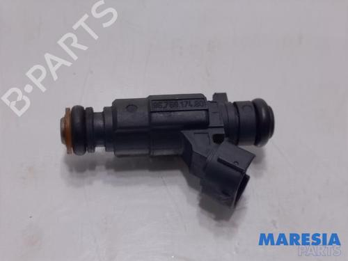 Spreder / Dyse PEUGEOT 208 I (CA_, CC_) 1.2 VTI 82 (82 hp) 31477470