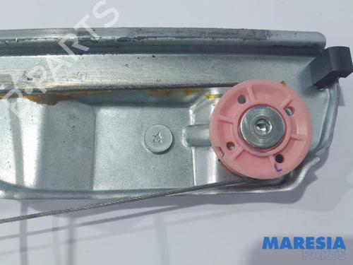 Front right window mechanism PEUGEOT 208 I (CA_, CC_) 1.2 VTI 82 | BP31490717C23 